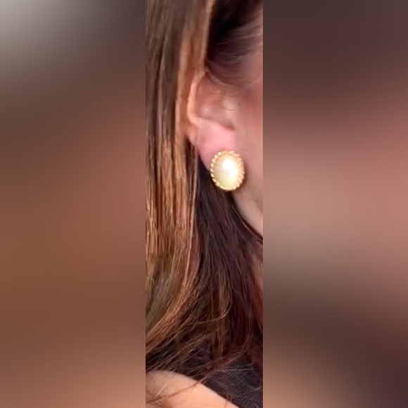 CHRISTIAN DIOR Stunning Vintage Clip on Pearl Earrings 1980s, Paris - Picture 7 of 7